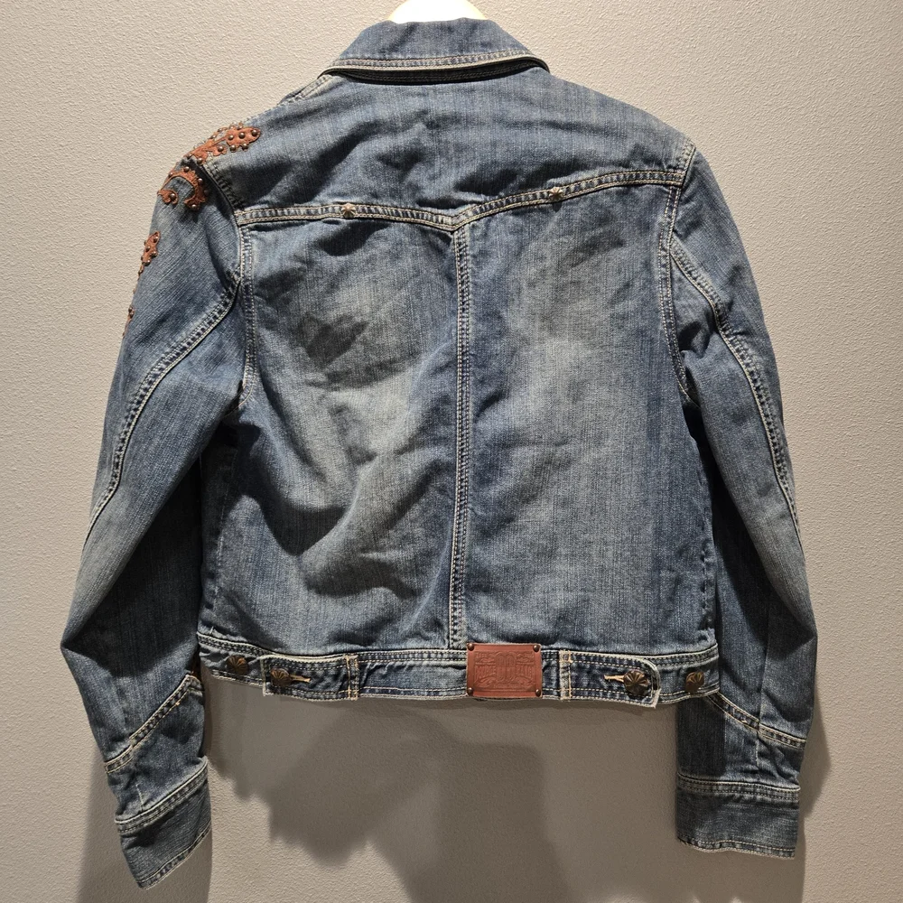 Double D Ranch Denim Jacket with Studs and Leather Embellishment - Picture 6 of 8